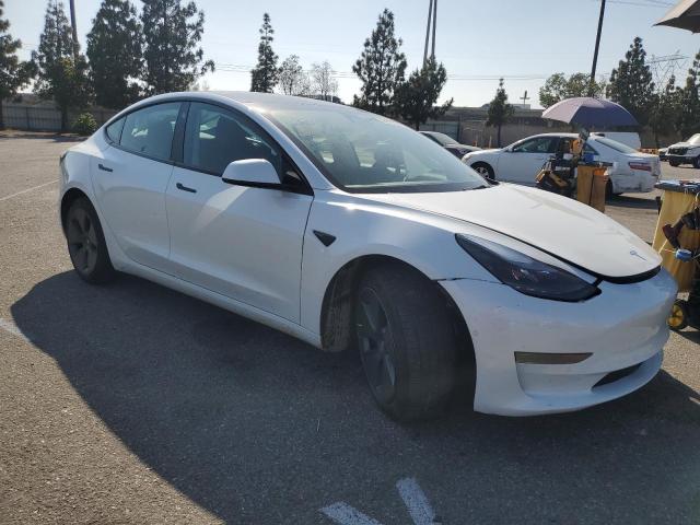 5YJ3E1EAXNF117891 - 2022 TESLA MODEL 3 WHITE photo 4