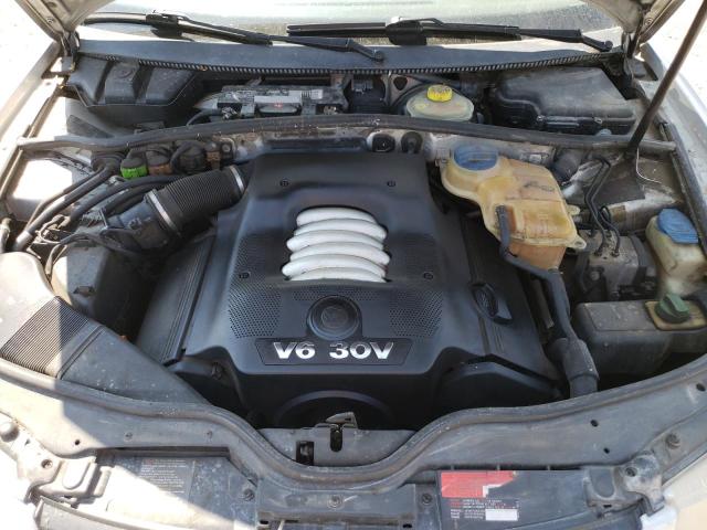 WVWBH63B31P012878 - 2001 VOLKSWAGEN PASSAT GLX Gümüş foto 11