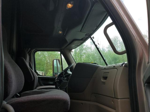 3AKJGLDR4DSBV3902 - 2013 FREIGHTLINER CASCADIA 1 SILVER photo 5