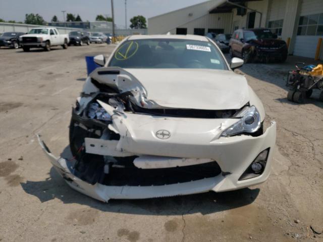 JF1ZNAA18F8710656 - 2015 TOYOTA SCION FR-S თეთრი ფოტო 5