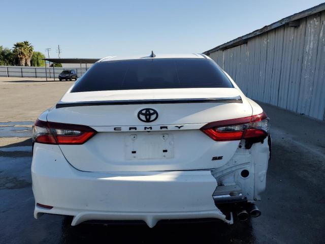 4T1G11AK2MU416059 - 2021 TOYOTA CAMRY SE 白色 照片 6