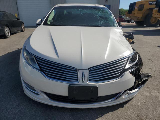 3LN6L2GKXFR618760 - 2015 LINCOLN MKZ WHITE photo 5