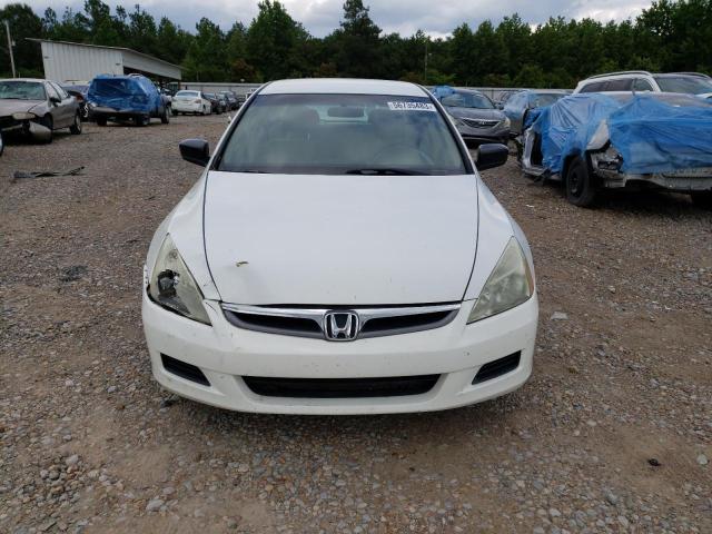 1HGCM55177A132324 - 2007 HONDA ACCORD VALUE WHITE photo 5