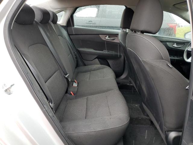 3KPF24AD3KE132998 - 2019 KIA FORTE FE SILVER photo 10