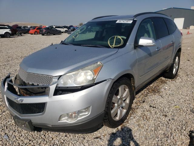 1GNKVLED1BJ304594 - 2011 CHEVROLET TRAVERSE LTZ SILVER photo 2