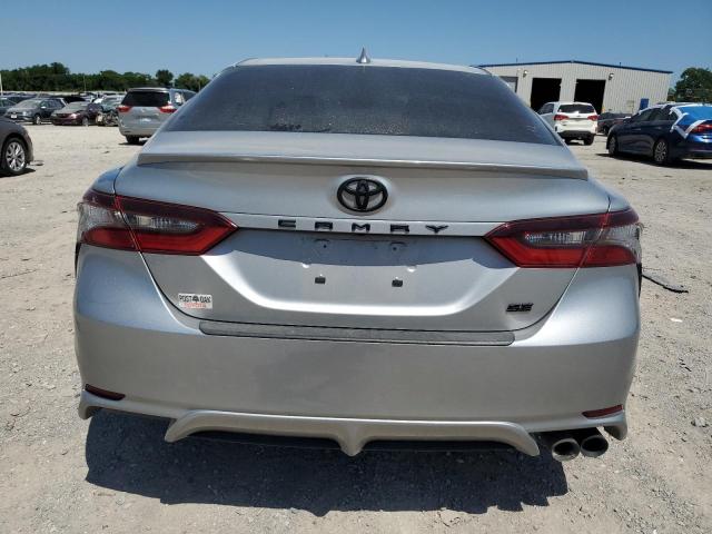 4T1G11AK7RU220805 - 2024 TOYOTA CAMRY SE NIGHT SHADE SILVER photo 6