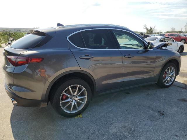 ZASFAKBN9J7B60115 - 2018 ALFA ROMEO STELVIO TI GRAY photo 3