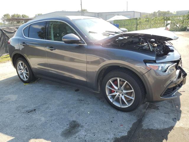 ZASFAKBN9J7B60115 - 2018 ALFA ROMEO STELVIO TI GRAY photo 4