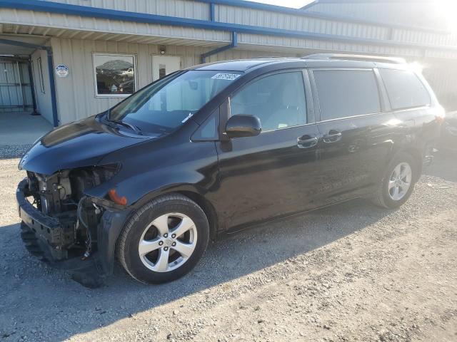 2016 TOYOTA SIENNA LE, null