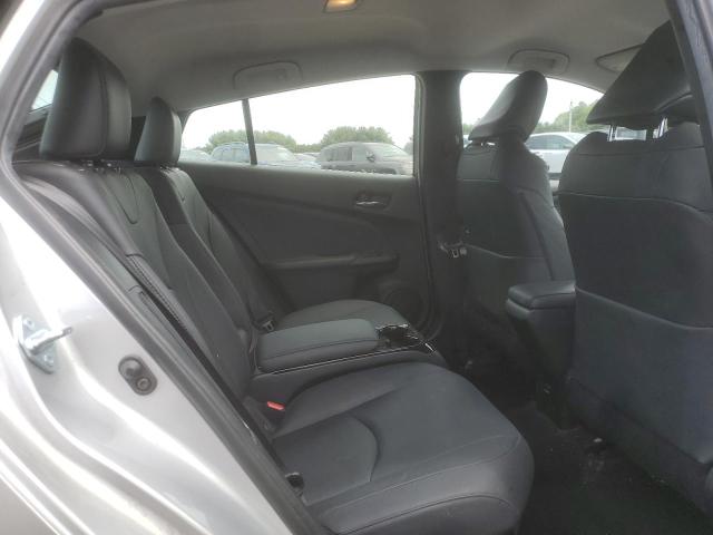 JTDKARFP5H3038090 - 2017 TOYOTA PRIUS PRIM 银色 照片 10