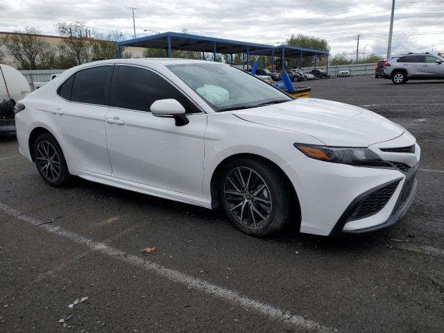 4T1S11AK4PU803825 - 2023 TOYOTA CAMRY SE NIGHT SHADE WHITE photo 4
