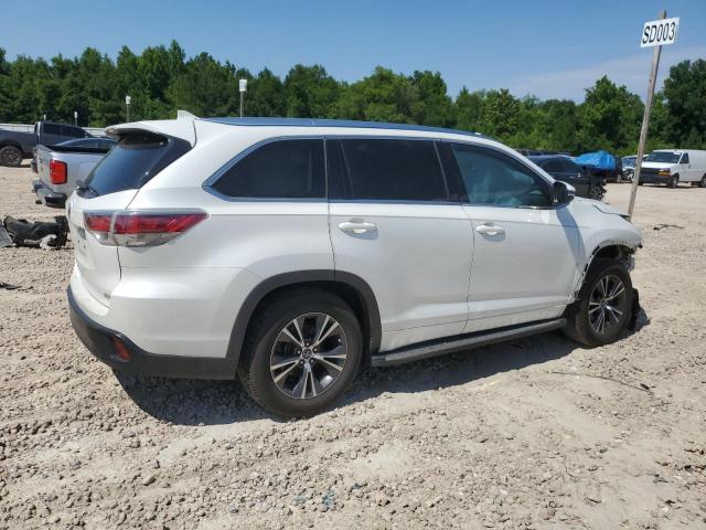 5TDKKRFHXGS135336 - 2016 TOYOTA HIGHLANDER XLE WHITE photo 3