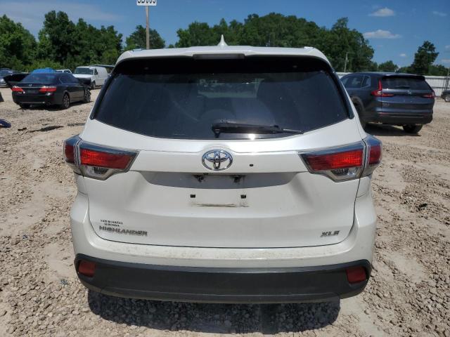 5TDKKRFHXGS135336 - 2016 TOYOTA HIGHLANDER XLE WHITE photo 6