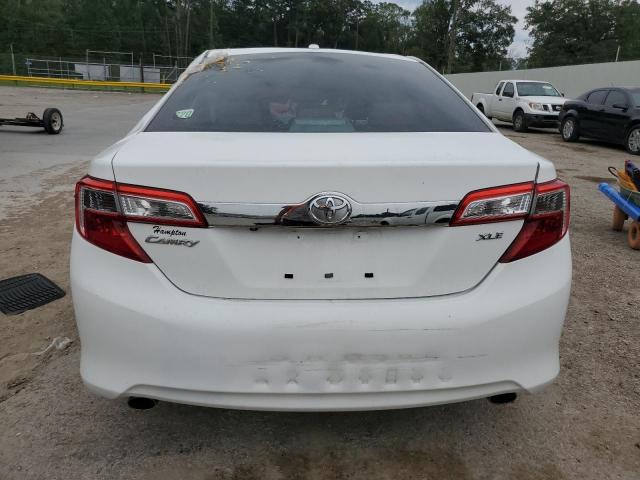 4T1BK1FKXEU538282 - 2014 TOYOTA CAMRY SE WHITE photo 6