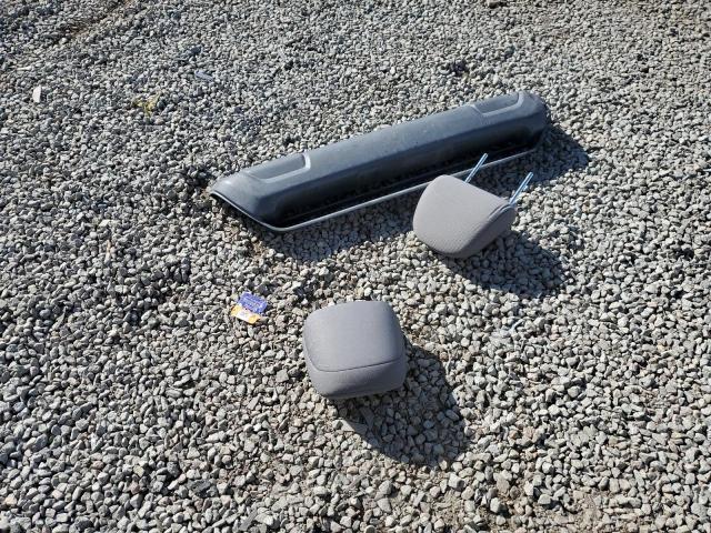 3TMJU4GN1CM127231 - 2012 TOYOTA TACOMA DOUBLE CAB PRERUNNER SILVER photo 12