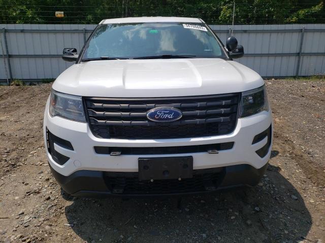 1FM5K8AR9JGA32199 - 2018 FORD EXPLORER POLICE INTERCEPTOR WHITE photo 5