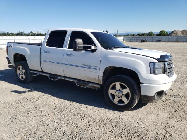 1GT125E89EF124332 - 2014 GMC SIERRA K2500 DENALI WHITE photo 4