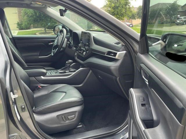 5TDGZRBH2LS006704 - 2020 TOYOTA HIGHLANDER XLE GRAY photo 5