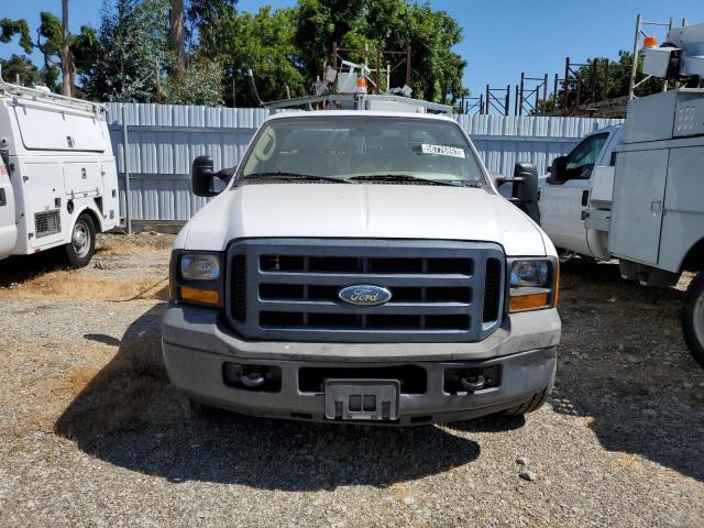 1FDSF30546EB36286 - 2006 FORD F350 SRW SUPER DUTY WHITE photo 5