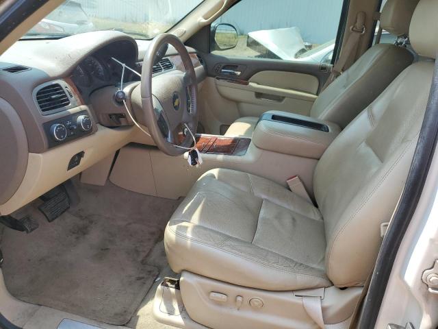 1GNSKKE32BR118753 - 2011 CHEVROLET SUBURBAN K1500 LTZ CREAM photo 7