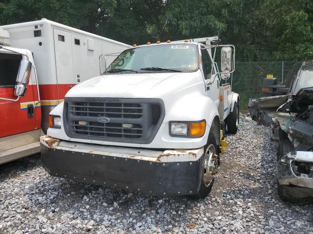 3FENF65A5YMA00620 - 2000 FORD F650 SUPER DUTY WHITE photo 1