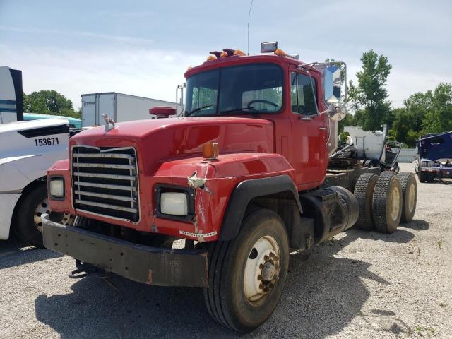 2M2P264Y6MC009775 - 1991 MACK 600 RD600 RED photo 2