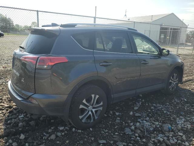 JTMBFREV4JD255048 - 2018 TOYOTA RAV4 LE رمادي صورة 3