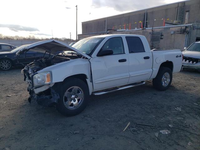 1D7HW58N55S103947 - 2005 DODGE DAKOTA QUAD LARAMIE WHITE photo 1