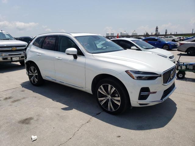 YV4H60DE8P1217966 - 2023 VOLVO XC60 PLUS WHITE photo 4