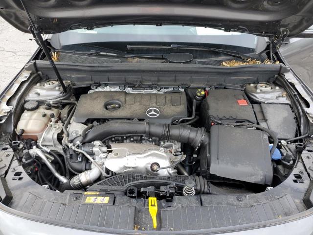 W1N4M4HB6MW124224 - 2021 MERCEDES-BENZ GLB 250 4MATIC GRAY photo 11