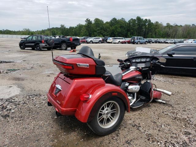 1HD1MAD10JB850815 - 2018 HARLEY-DAVIDSON FLHTCUTG TRI GLIDE ULTRA RED photo 4