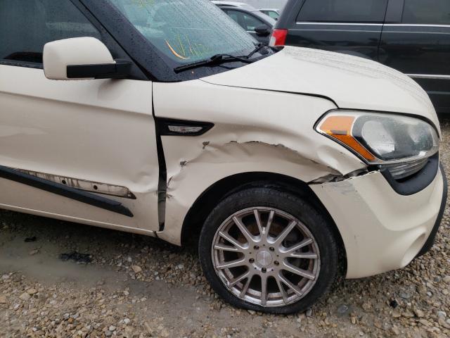 KNDJT2A50C7437817 - 2012 KIA SOUL BEIGE photo 9