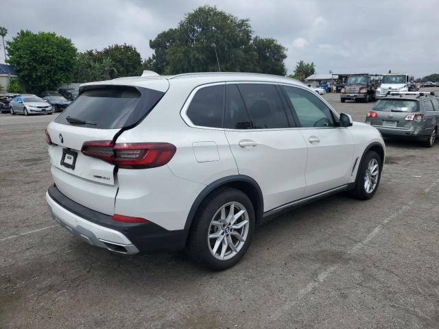 5UXCR4C0XL9C25260 - 2020 BMW X5 SDRIVE 40I WHITE photo 3
