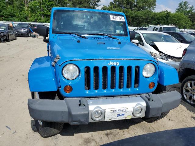 1J4HA5H17BL600360 - 2011 JEEP WRANGLER U SAHARA BLUE photo 5