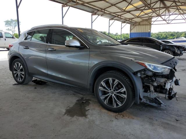 SJKCH5CR6HA020382 - 2017 INFINITI QX30 BASE 灰色 照片 4