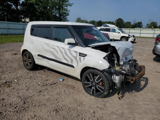 KNDJT2A27B7729842 - 2011 KIA SOUL + WHITE photo 4