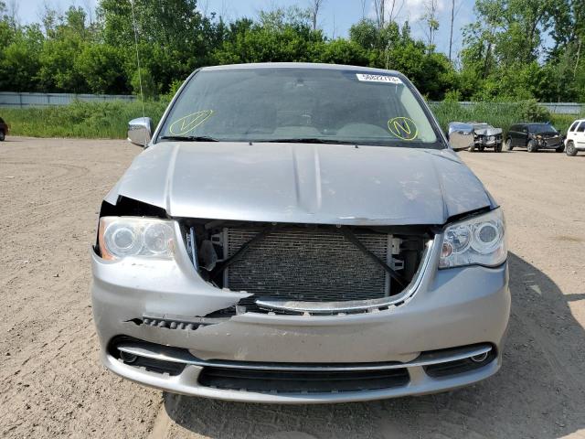 2C4RC1GG2DR633828 - 2013 CHRYSLER TOWN & COU LIMITED SILVER photo 5