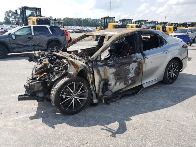 4T1T11AKXRU867228 - 2024 TOYOTA CAMRY SE NIGHT SHADE SILVER photo 1