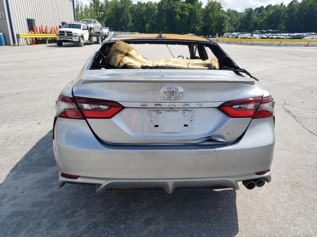 4T1T11AKXRU867228 - 2024 TOYOTA CAMRY SE NIGHT SHADE SILVER photo 6