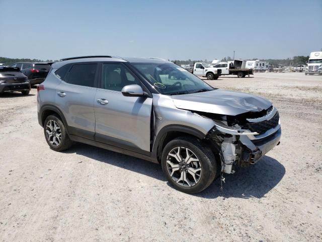 KNDERCAA3M7130551 - 2021 KIA SELTOS EX SILVER photo 4