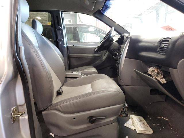 2C4GP54L54R571734 - 2004 CHRYSLER TOWN & COU TOURING 银色 照片 5