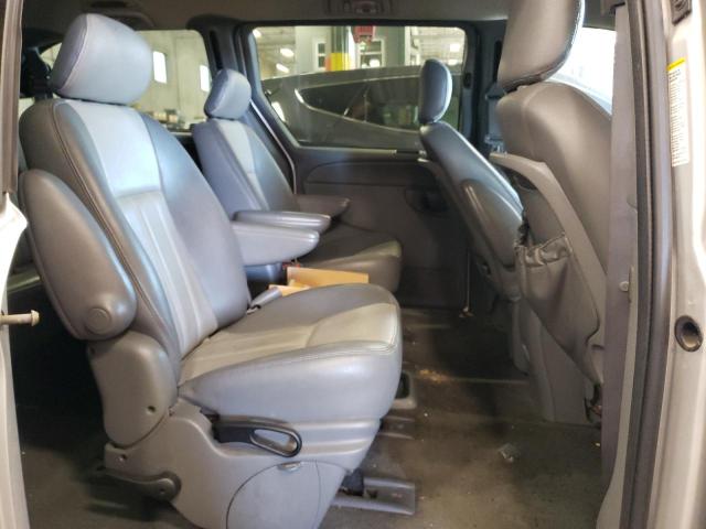 2C4GP54L54R571734 - 2004 CHRYSLER TOWN & COU TOURING 银色 照片 6