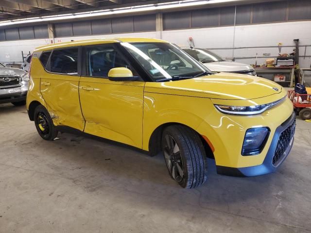 KNDJ33AU8L7050803 - 2020 KIA SOUL EX YELLOW photo 4