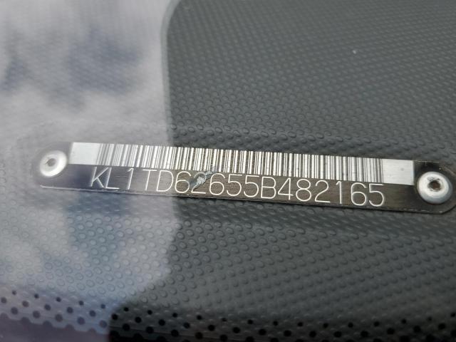 KL1TD62655B482165 - 2005 CHEVROLET AVEO BASE BLACK photo 12