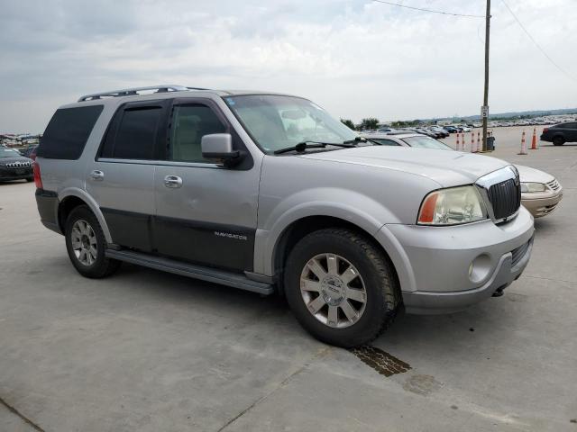 5LMFU27R13LJ23929 - 2003 LINCOLN NAVIGATOR 银色 照片 4