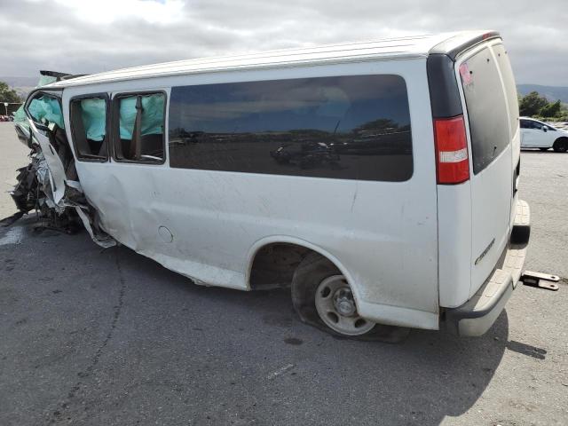 1GAZGPFGXJ1323301 - 2018 CHEVROLET EXPRESS G3 LT WHITE photo 2