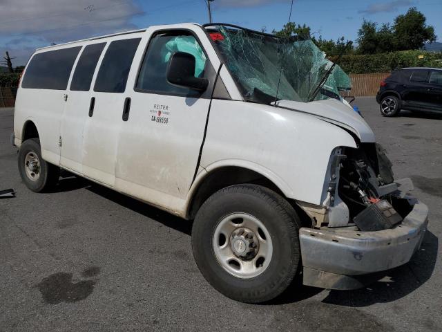 1GAZGPFGXJ1323301 - 2018 CHEVROLET EXPRESS G3 LT WHITE photo 4