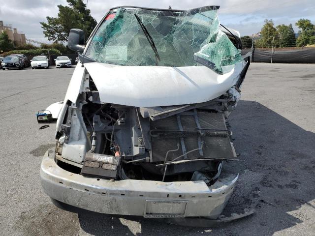 1GAZGPFGXJ1323301 - 2018 CHEVROLET EXPRESS G3 LT WHITE photo 5