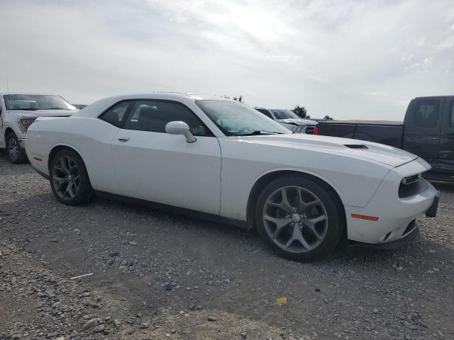 2C3CDZAG1GH108266 - 2016 DODGE CHALLENGER SXT WHITE photo 4