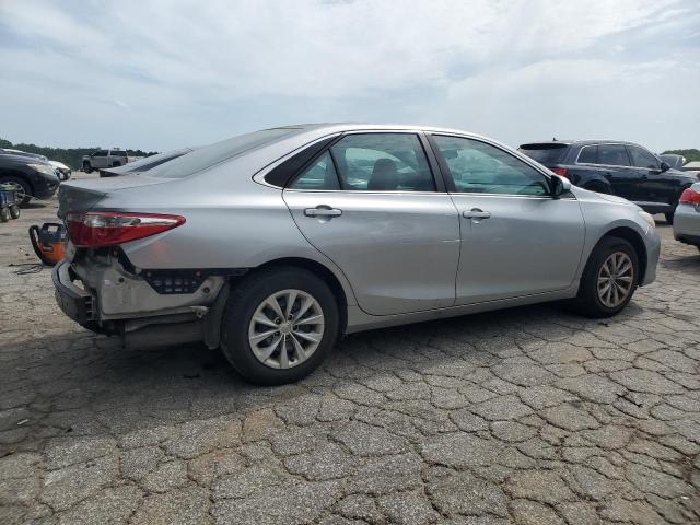 4T1BF1FKXFU100271 - 2015 TOYOTA CAMRY LE SILVER photo 3